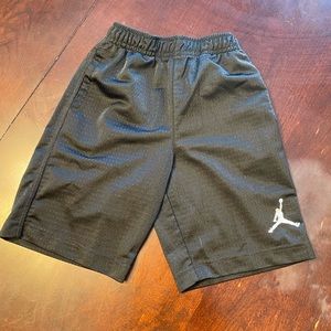 Boys size 6 Jordan basketball shorts